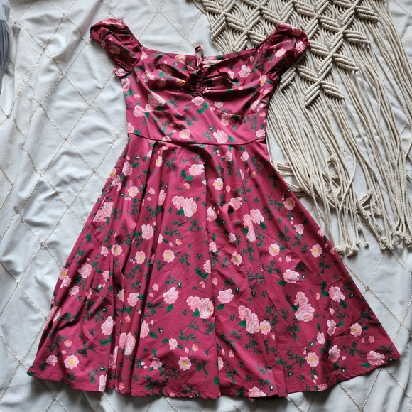 Timeless London Dresses & Skirts - Timeless London Coral Pink Floral Fit & Flare Dress‎ | 3/4 Sleeve | Size 10